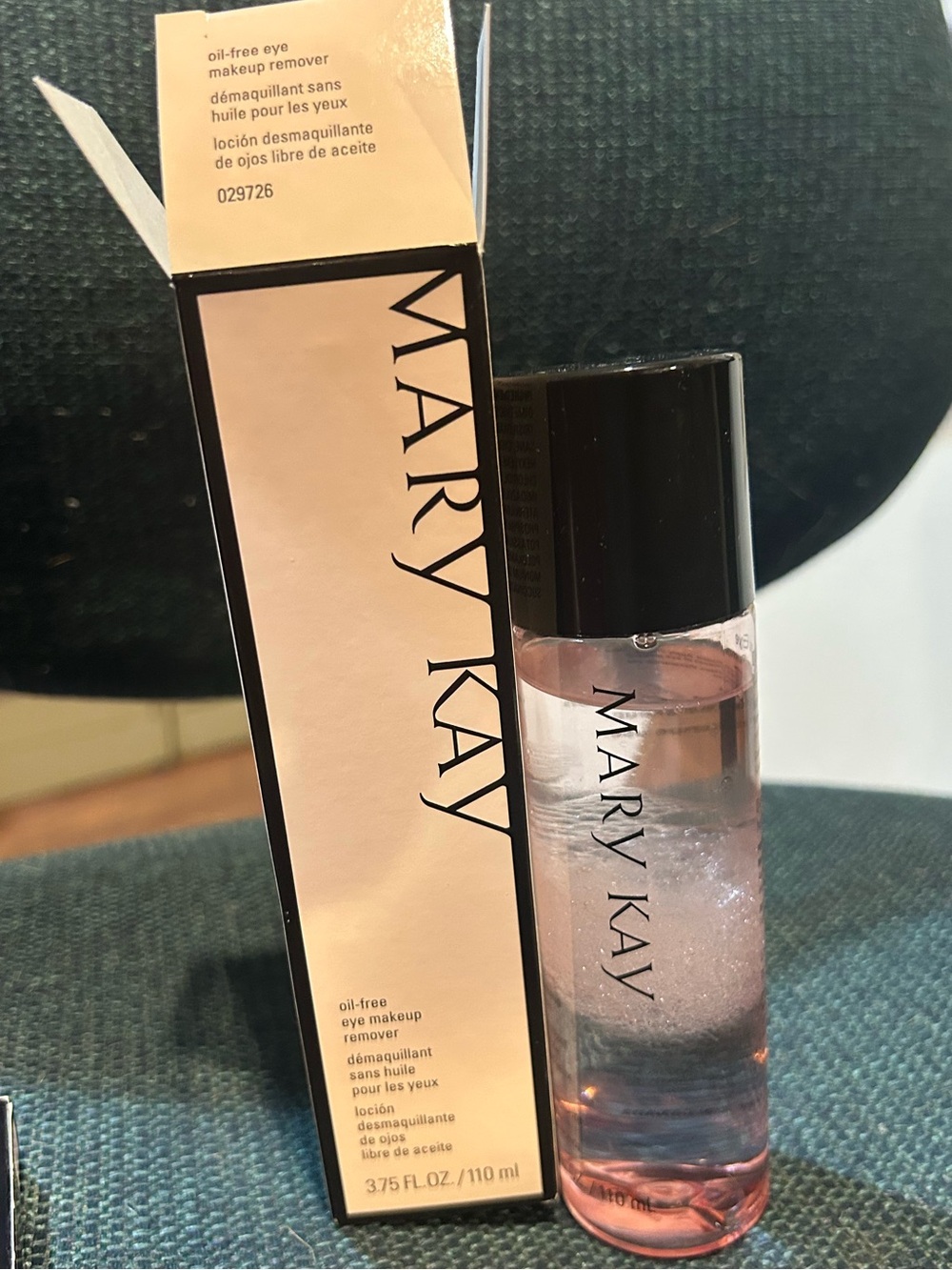 New Mary Kay Oil-Free Eye Makeup Remover nip dry to oily sensitive skin